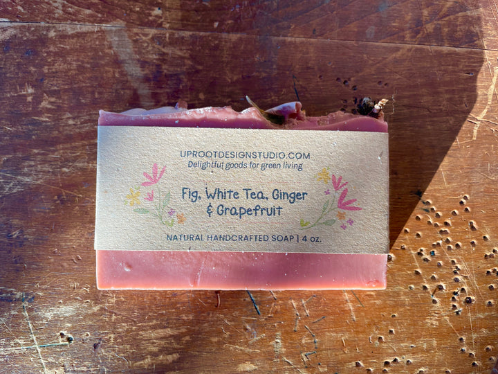 Handmade Scented Soap w. Foraged, Natural, Organic Ingredients for a Refreshing Spa Experience (Assorted)