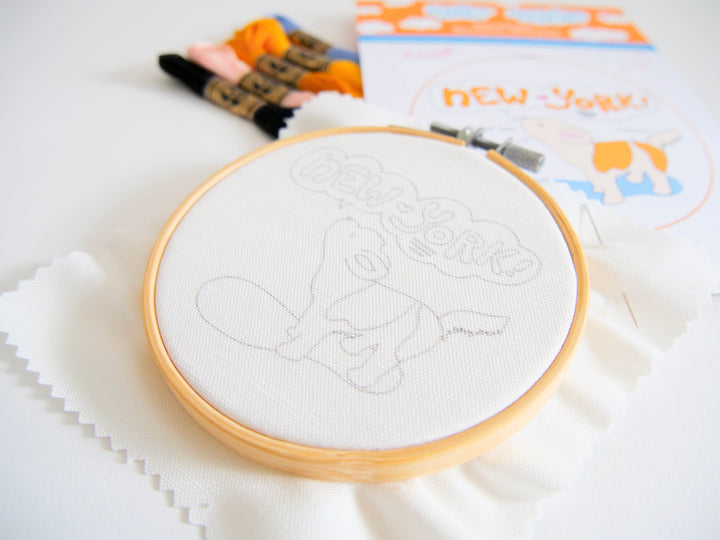 "New York!" Adorable Howling Dog Eco-Embroidery Kit (Joyful Threads / Winter Dreaming)